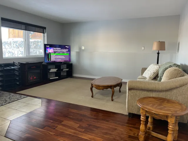 Fully Furnished Apartment with Lake View